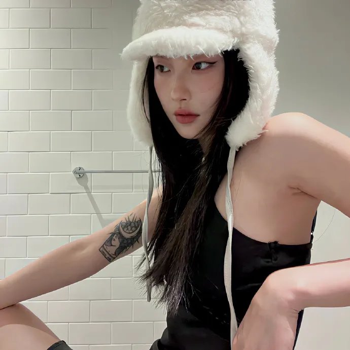 摩纳哥女孩封面